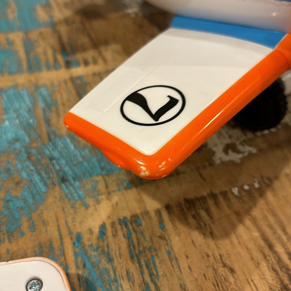 Disney Pixar wing controlled Dusty pilot remote control plane. - Picture 5 of 5